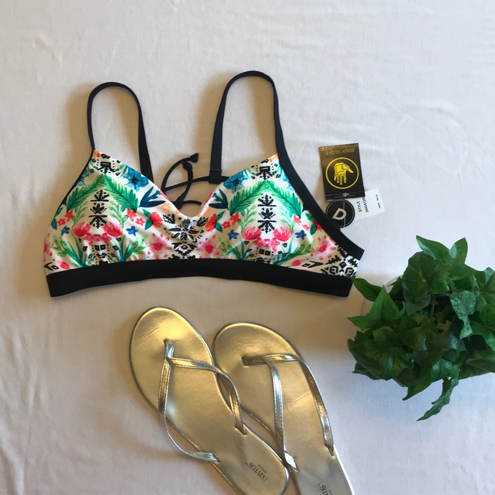 Body glove bikini top NWT